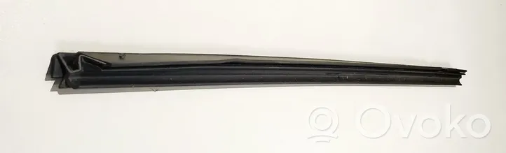 Mercedes-Benz C AMG W204 Rivestimento modanatura del vetro della portiera anteriore 