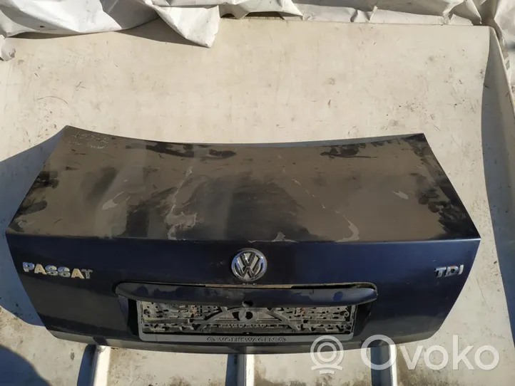 Volkswagen PASSAT B5 Takaluukun/tavaratilan kansi 