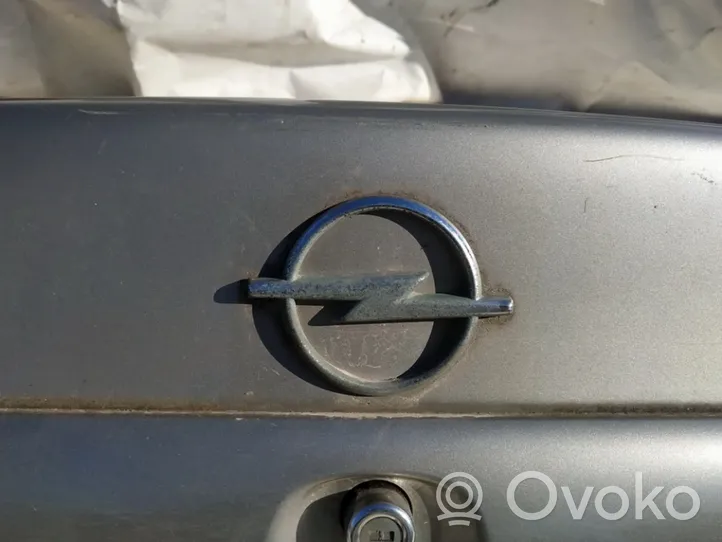 Opel Vectra B Manufacturer badge logo/emblem 