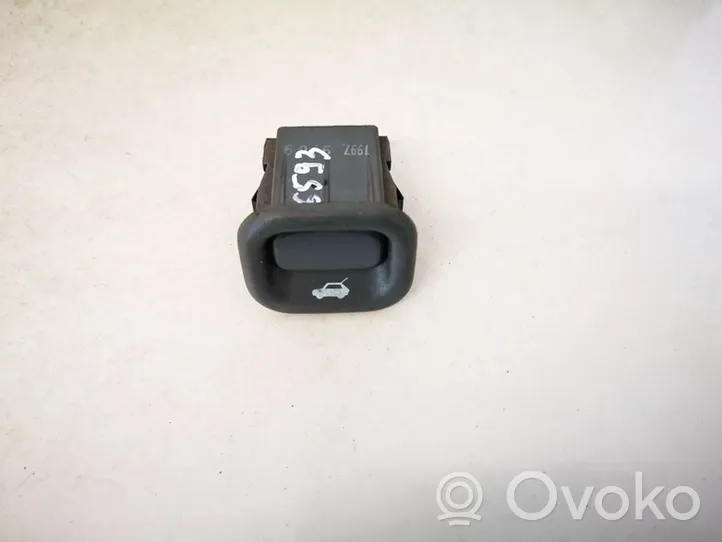 Honda CR-V Przełącznik / Przycisk otwierania klapy bagażnika m8525