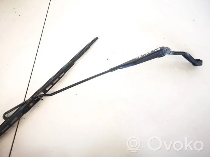 Volvo S40, V40 Front wiper blade arm 