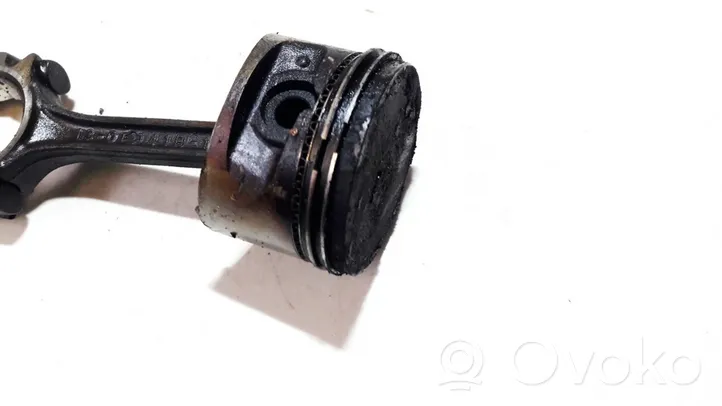 Nissan Micra Piston avec bielle 