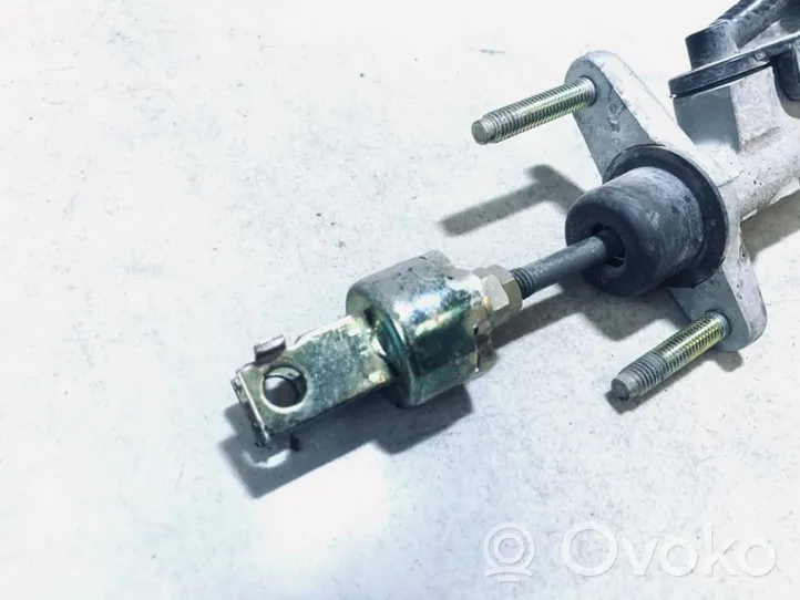 Toyota Yaris Verso Główny cylinder sprzęgła 