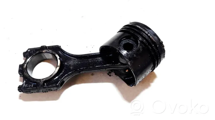 Opel Omega B1 Piston with connecting rod 989b