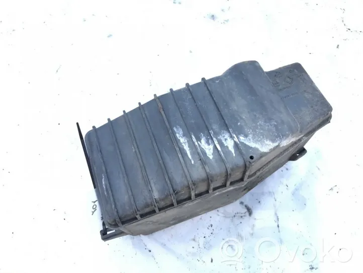 Renault Laguna I Intake resonator 7700858315