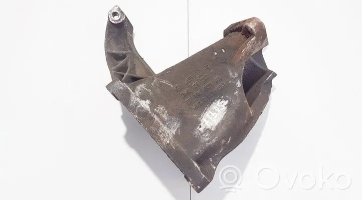 Seat Alhambra (Mk1) Support, suspension du moteur 7m0199207b