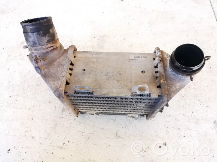 Volkswagen Golf III Chłodnica powietrza doładowującego / Intercooler 1h0145805a