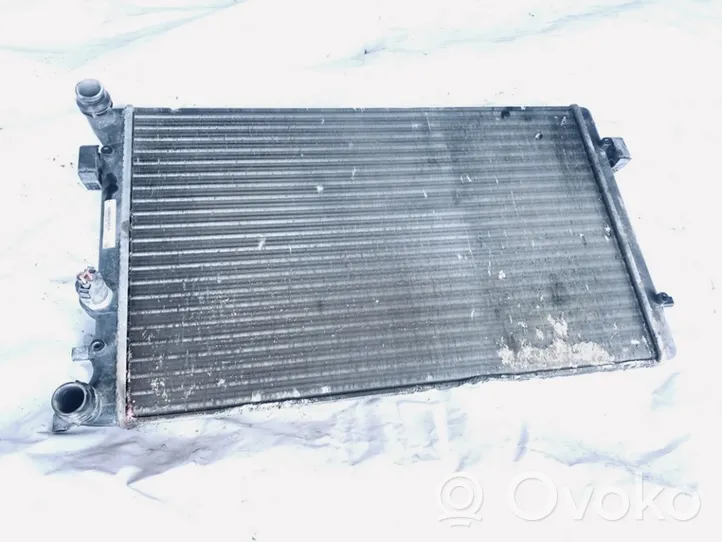 Volkswagen Bora Radiateur de refroidissement 1j0121253n