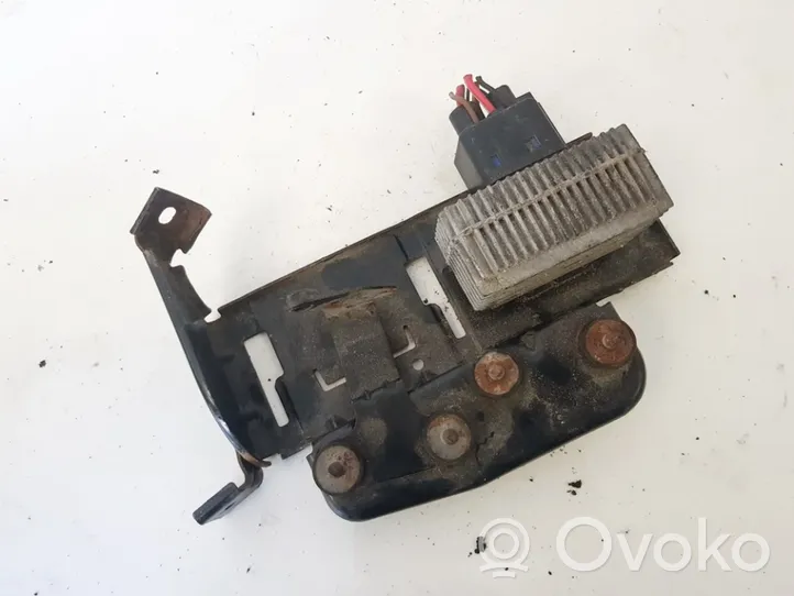 Opel Astra G Hehkutulpan esikuumennuksen rele 55353011