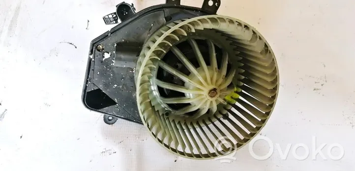 Volkswagen PASSAT B5.5 Heater fan/blower 8D1820021