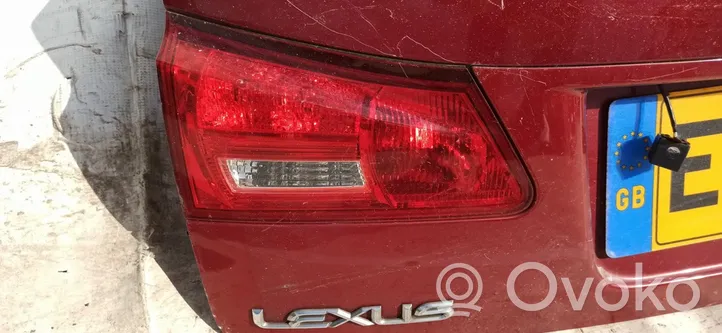 Lexus IS 220D-250-350 Feux arrière sur hayon Raudona