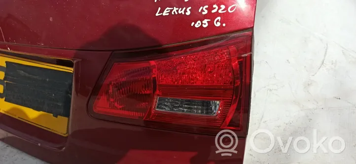 Lexus IS 220D-250-350 Lampy tylnej klapy bagażnika Raudona