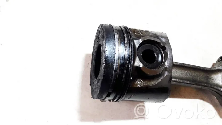 Citroen C5 Piston with connecting rod AW383