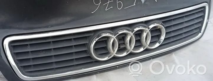 Audi A4 S4 B5 8D Grotelės priekinės Juoda