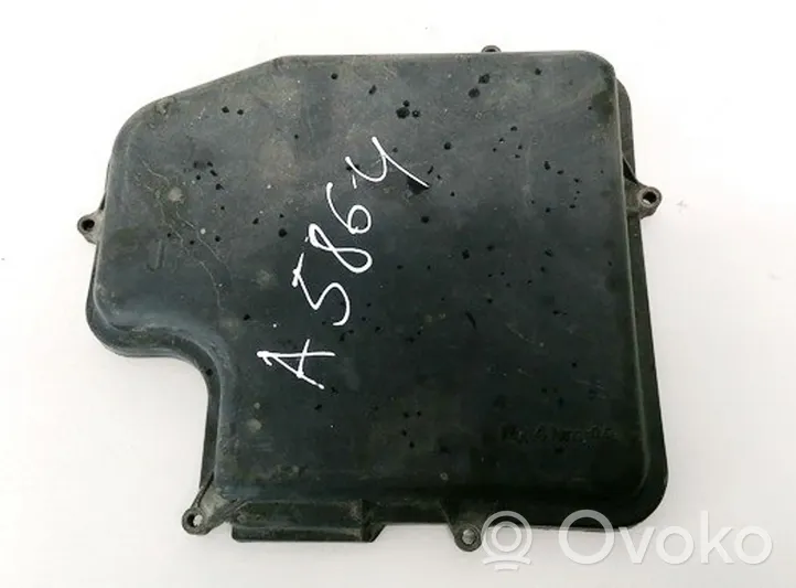 Volkswagen PASSAT B5.5 Other exterior part 8D1907613A