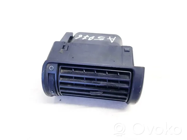 Audi A4 S4 B5 8D Griglia di ventilazione centrale cruscotto 8d1820902