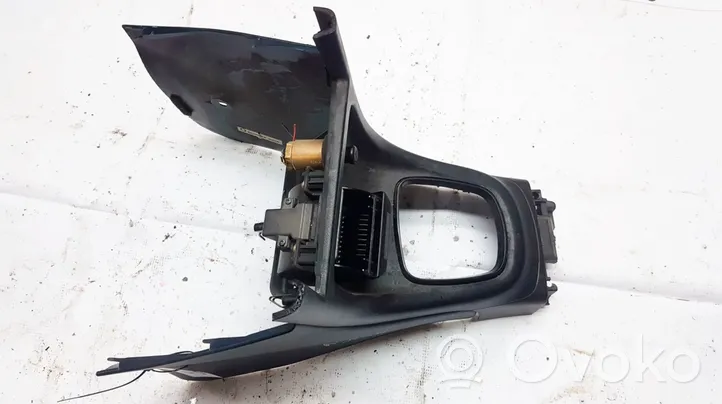 Mazda 323 F Altra parte interiore BC6B64320A