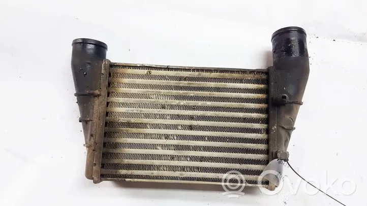 Volkswagen PASSAT B5 Radiatore intercooler 058145805A