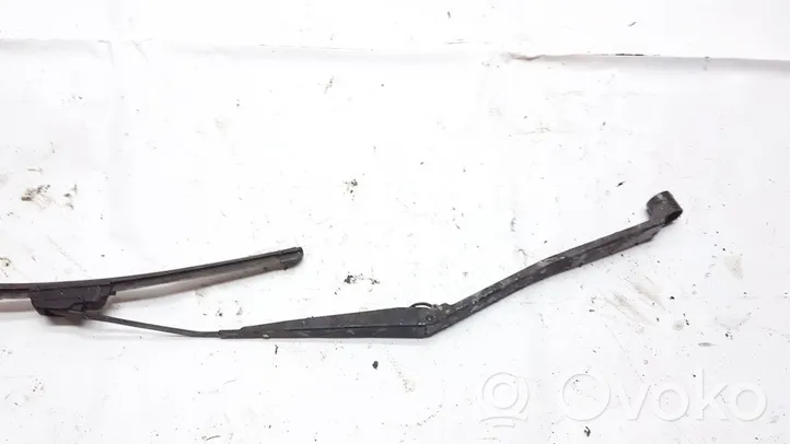 Mitsubishi Galant Front wiper blade arm 