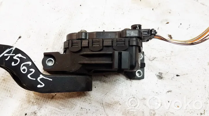 Renault Megane I Accelerator throttle pedal 8200003392