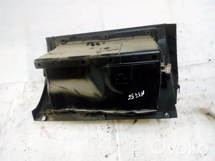 Volkswagen Golf IV Glove box 1j1857101