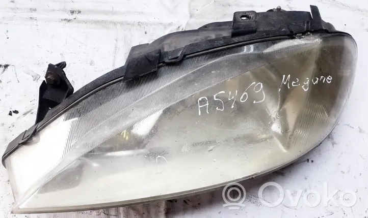 Renault Megane I Headlight/headlamp 7700427872D