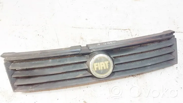 Fiat Stilo Atrapa chłodnicy / Grill 1821920018