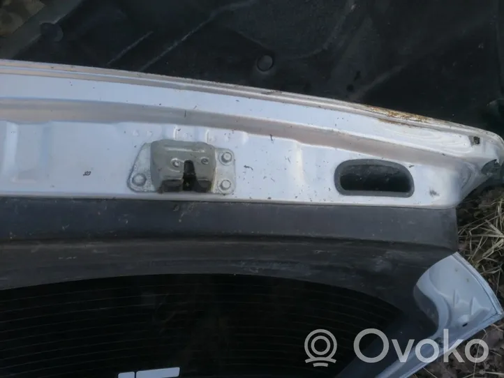 Mitsubishi Outlander Tailgate/trunk/boot lid sidabrine
