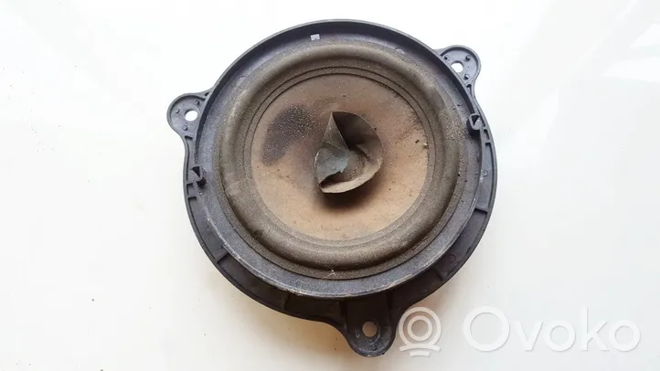 Nissan Primera Garsiakalbis (-iai) priekinėse duryse 76065500079