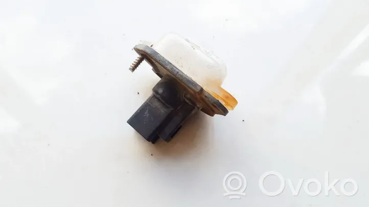 Mazda 323 Lampa oświetlenia tylnej tablicy rejestracyjnej 