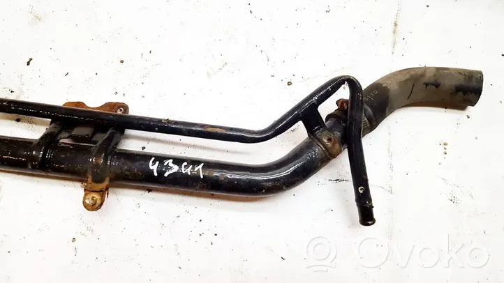 Audi 80 90 S2 B4 Engine coolant pipe/hose 