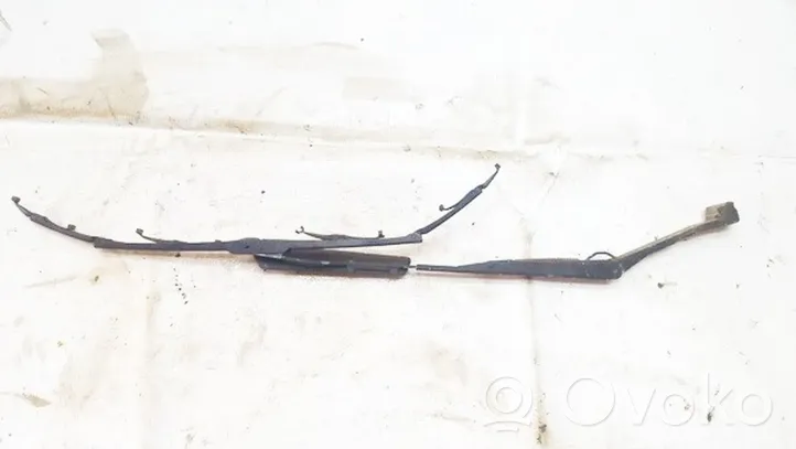 KIA Carnival Front wiper blade arm 