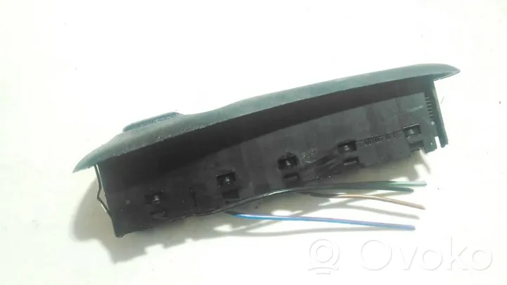 Opel Omega B1 Electric window control switch 