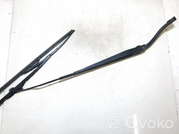 Chevrolet Captiva Front wiper blade arm 