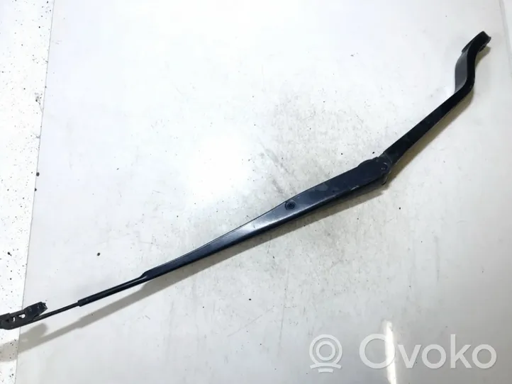 Honda CR-V Front wiper blade arm 