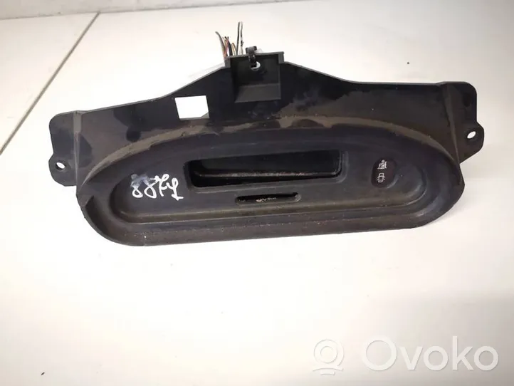 Renault Scenic I Monitor / wyświetlacz / ekran p8200028364