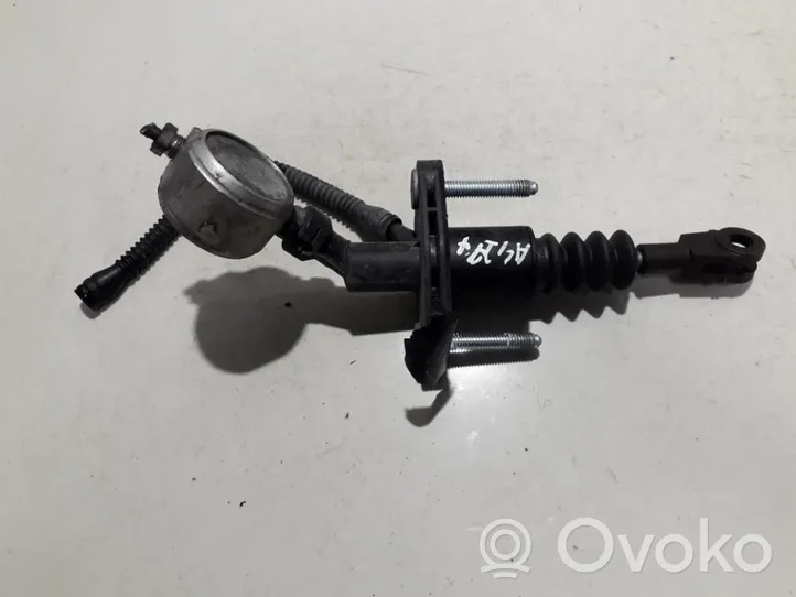 Opel Astra H Clutch master cylinder kg15500tp01