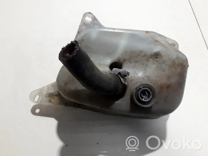 Audi 100 200 5000 C3 Vase d'expansion / réservoir de liquide de refroidissement 443121403