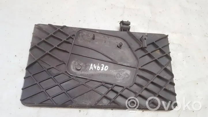 Toyota Corolla Verso AR10 Support boîte de batterie 744310F010