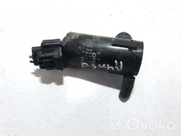 Toyota Avensis Verso Pompa spryskiwacza szyby przedniej / czołowej 8533033020