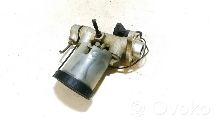 Mazda 121 Główny cylinder hamulca 