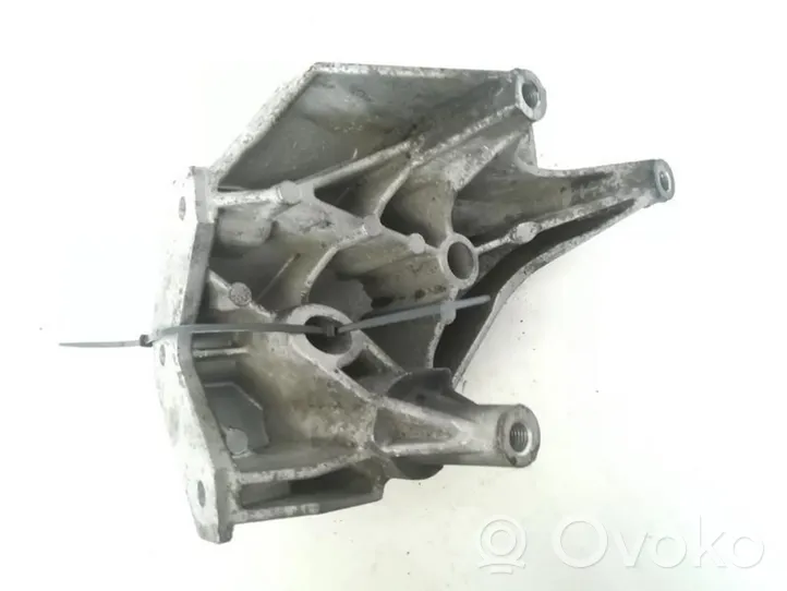 Skoda Fabia Mk1 (6Y) Support, suspension du moteur 045199207H