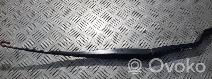 Honda CR-V Front wiper blade arm R7405