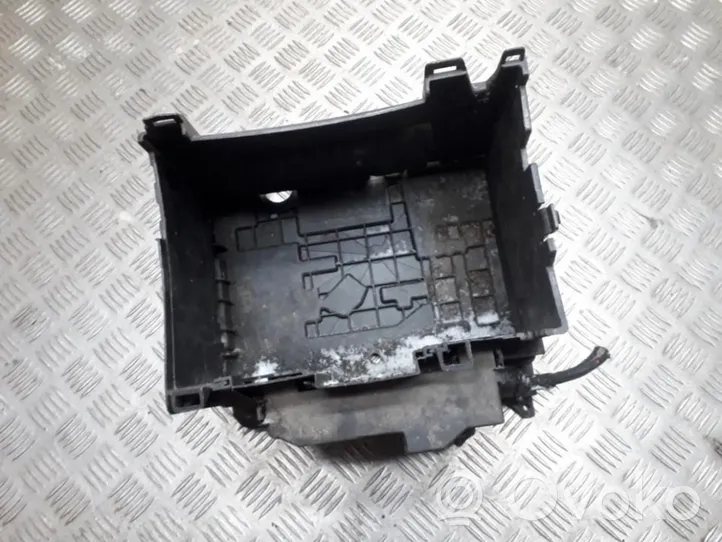 Renault Clio III Coperchio/tappo della scatola vassoio della batteria 8200314272