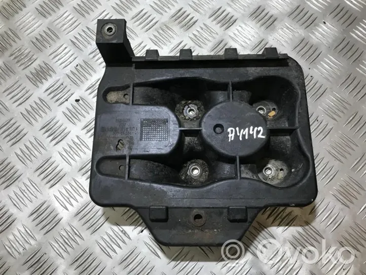 Volkswagen Golf IV Support boîte de batterie 1j0804373e