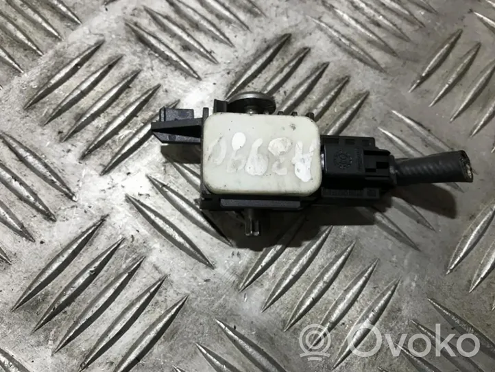 Renault Clio III Airbag deployment crash/impact sensor 8200529572