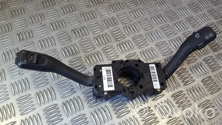 Audi A6 S6 C5 4B Leva/interruttore dell’indicatore di direzione e tergicristallo 8L0953513J