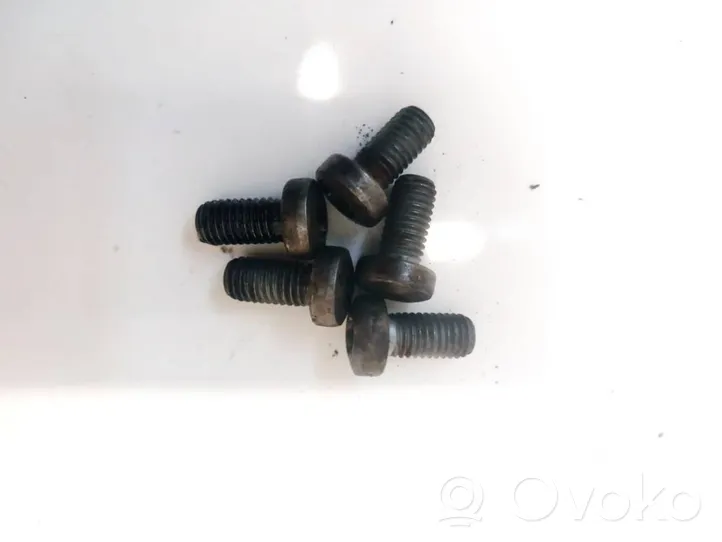 Ford Focus Nuts/bolts 