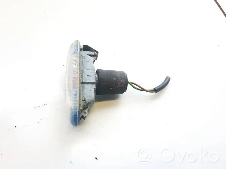 Audi A4 S4 B7 8E 8H Front fender indicator light e11220