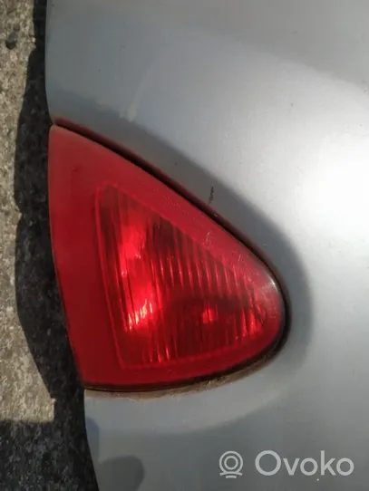 Alfa Romeo 147 Lampy tylnej klapy bagażnika 